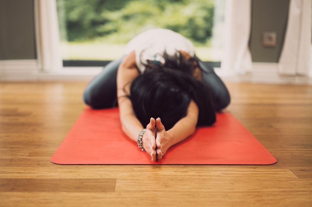 Yoga im Einklang mit deinem Zyklus
